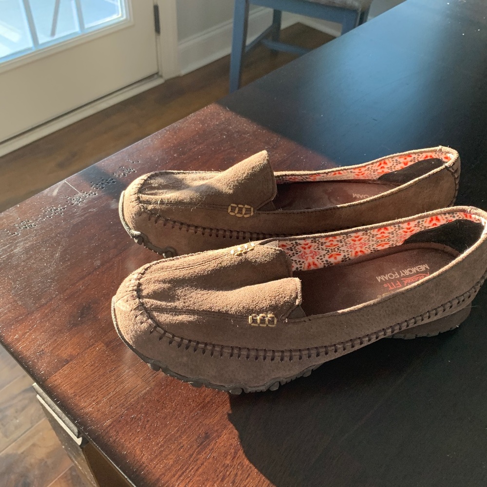 SKechers shoes